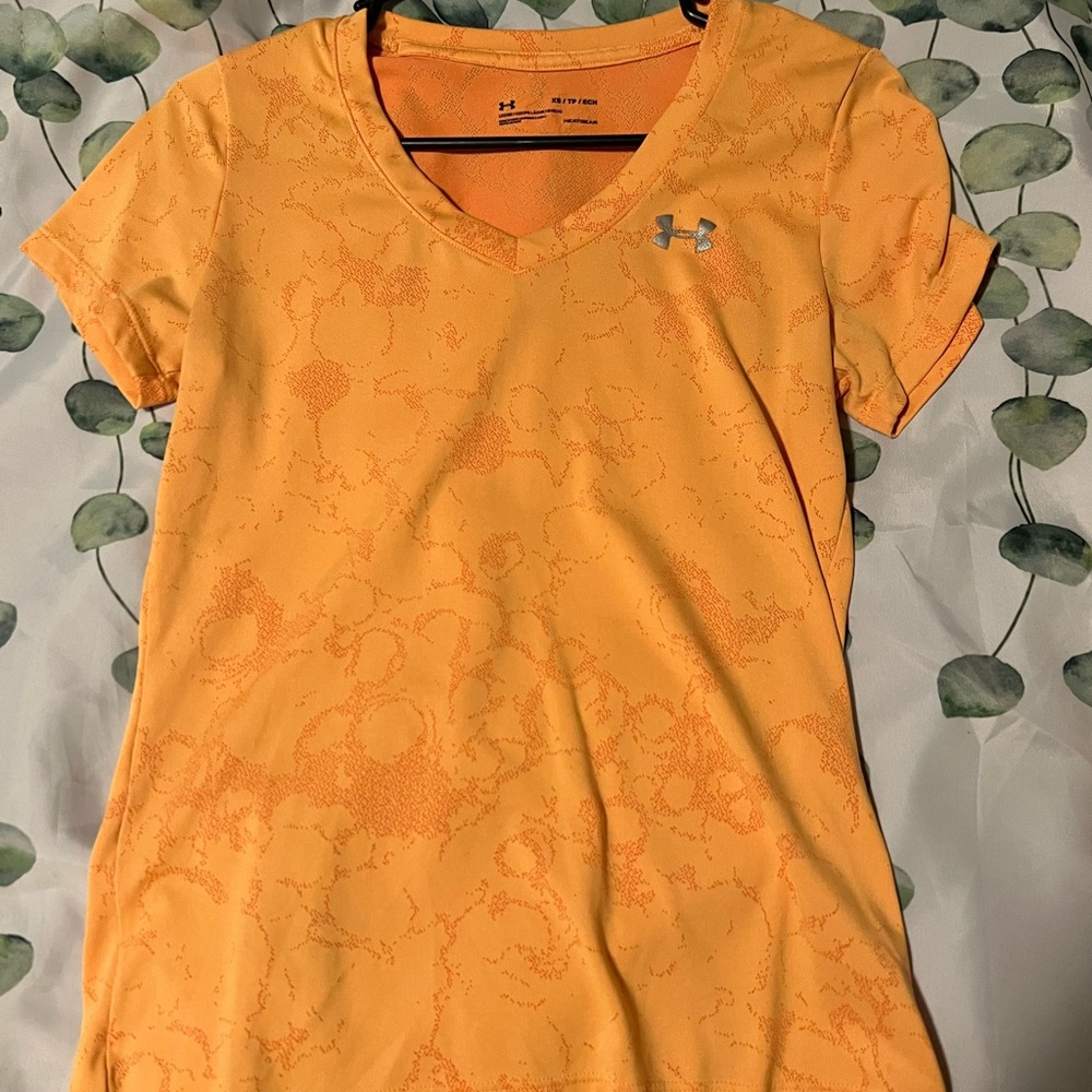 Under armor shirt